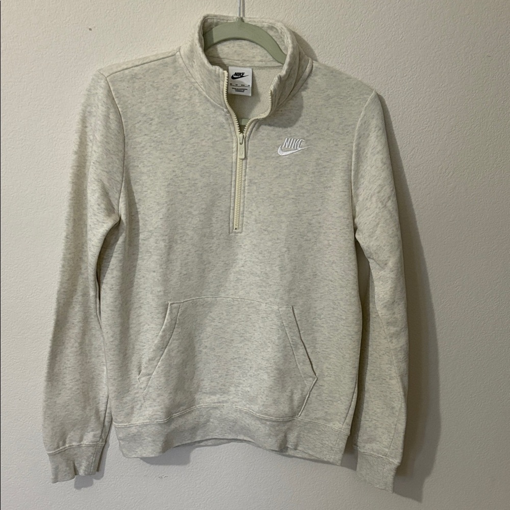 Nike Size XS pullover Sweater 1/2-zip closure slip pockets made in Cambodia